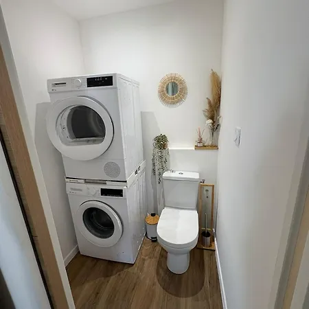Standing 70m2 Proche Avec Piscine Apartmán